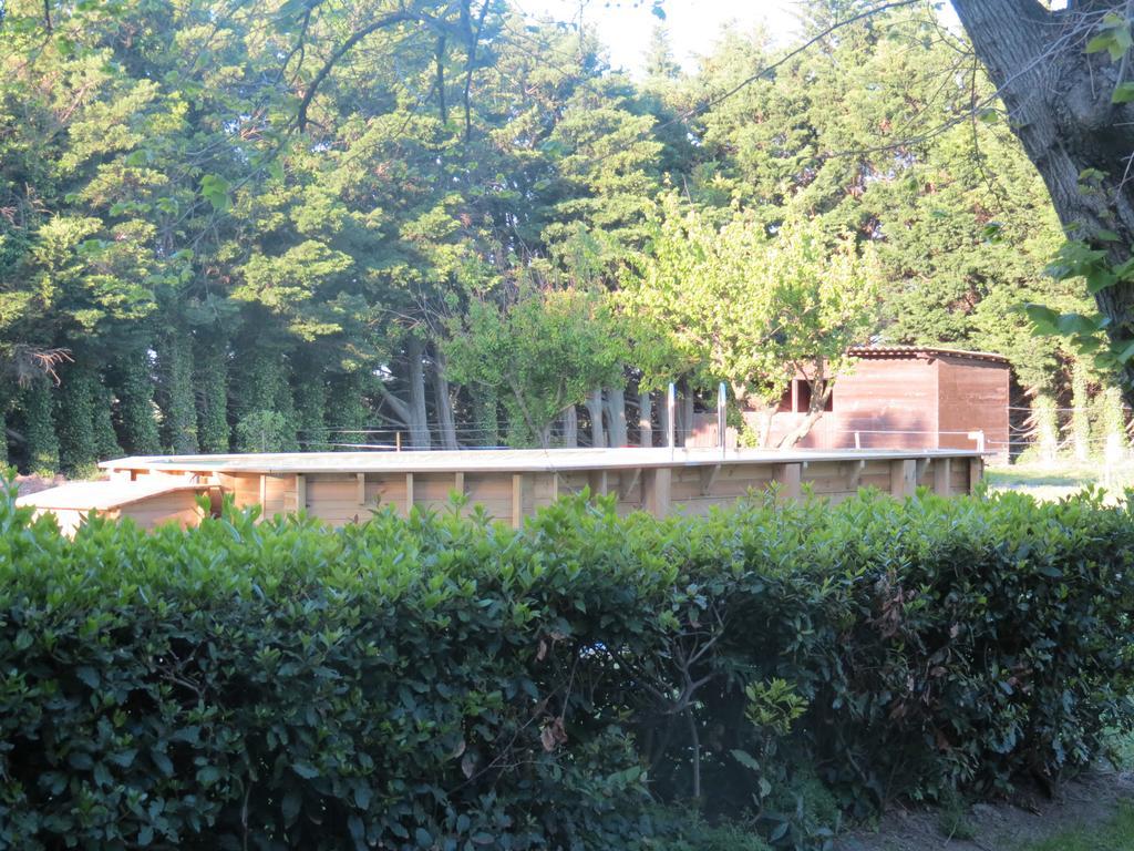 B&B Mas Les Lecques Beaucaire  Exteriér fotografie